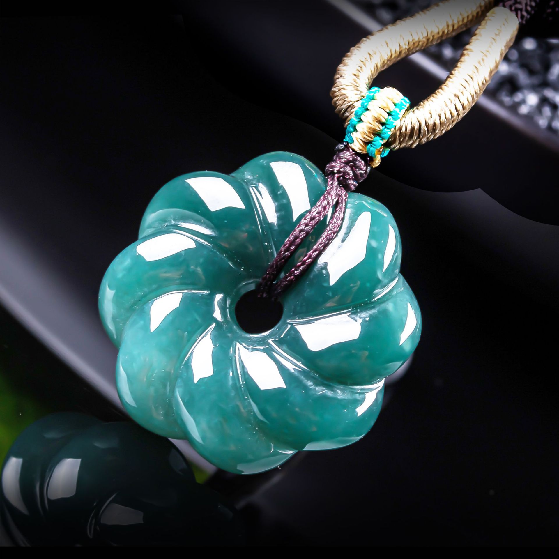 Natural Burmese Jadeite Flower - đánh giá và giá Cocktail Shaker Set